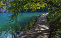 114-Slovenia Lake.jpg (240×150)